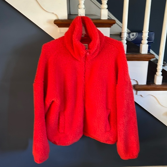 American Eagle NEW Bear Hug Zip up Women's Sherpa Jacket in Flame Red Sz M - Picture 2 of 13